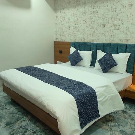 Hotel M1 Ahmedabad Exterior photo